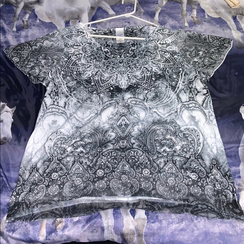 2/$10 Time and Tru Women’s Shirt size L